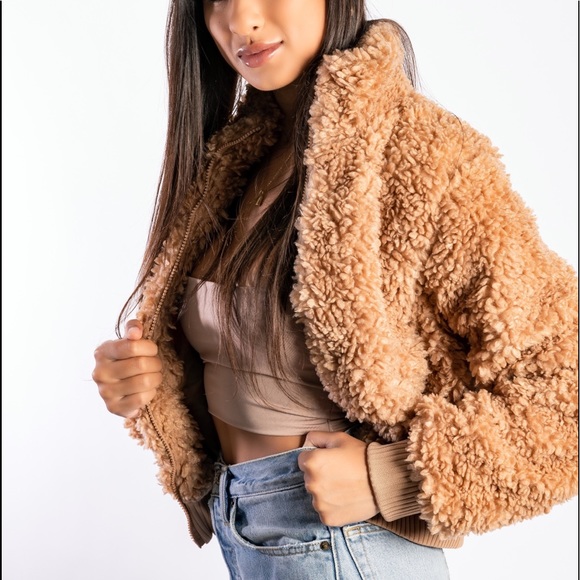 NWT Soft Teddy Fur Ribbed Hem Zip Up Jacket - Picture 2 of 3